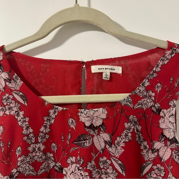Max Studio Red Floral Keyhole Back Tank Top Women’s Size Large Spring Feminine - Picture 3 of 13